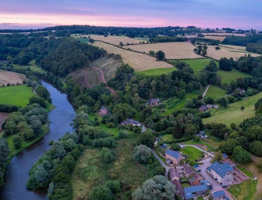 Cosy Cottage On Banks Of River Wye Foy Bagian luar foto